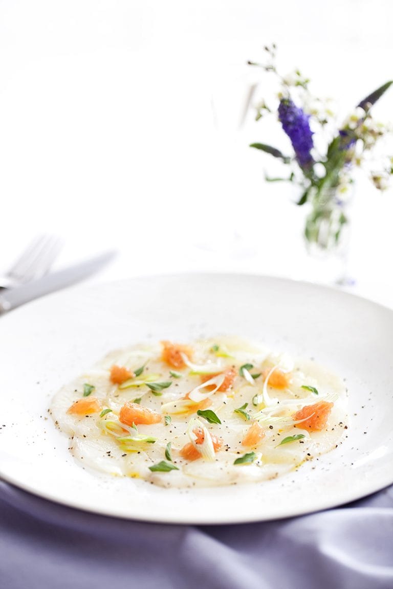 Kabeljauw gemarineerd met grapefruit en oregano