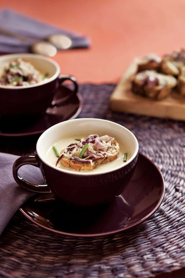 Aardappelsoep met uiencroutons