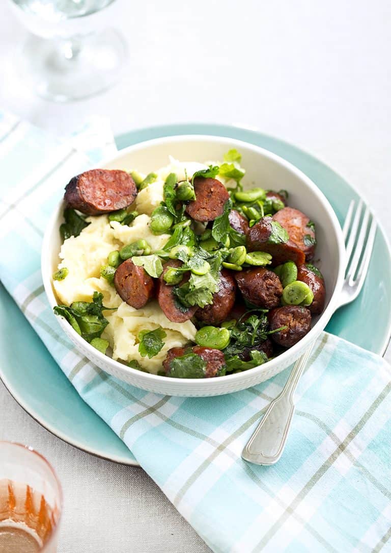 Merquezworstjes met tuinbonen en aardappelpuree