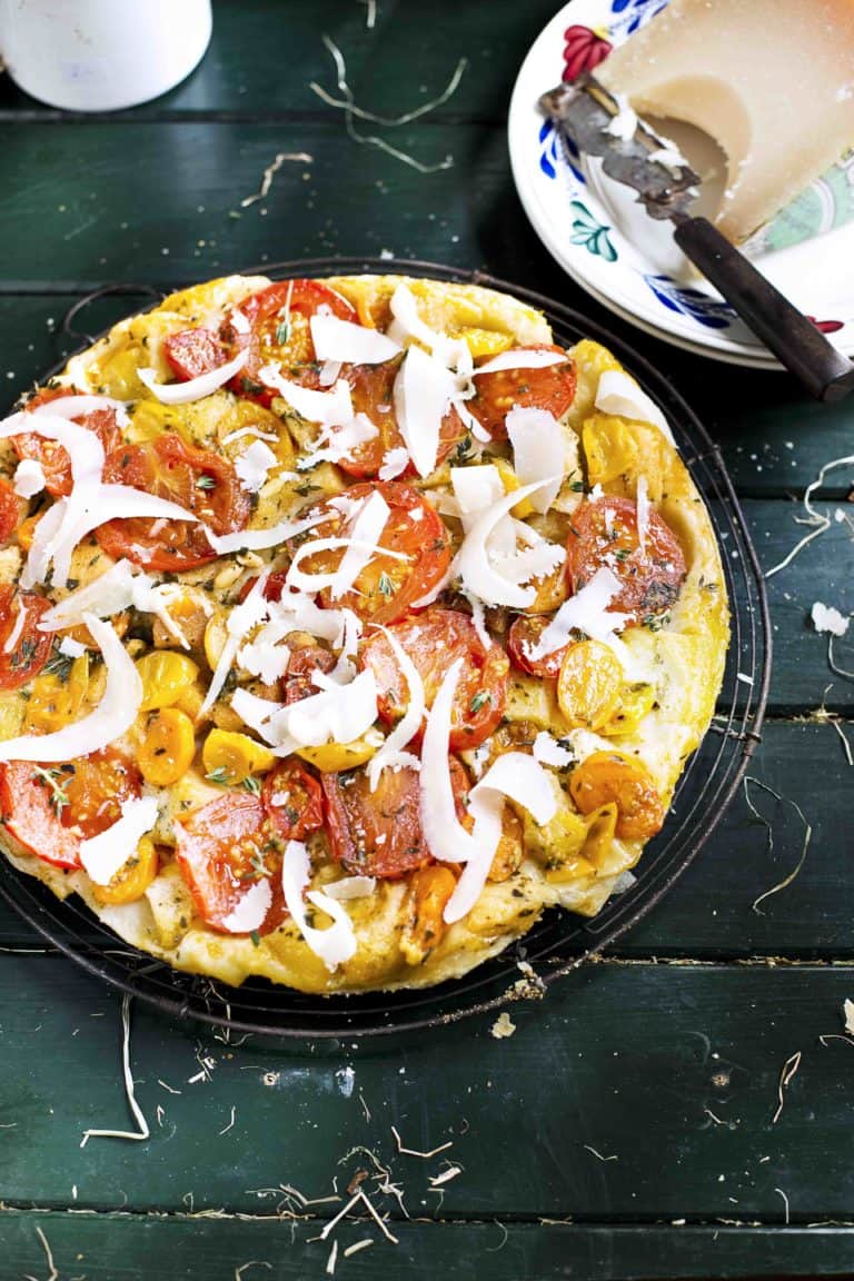 Tomaten-tarte tatin met schapenkaas