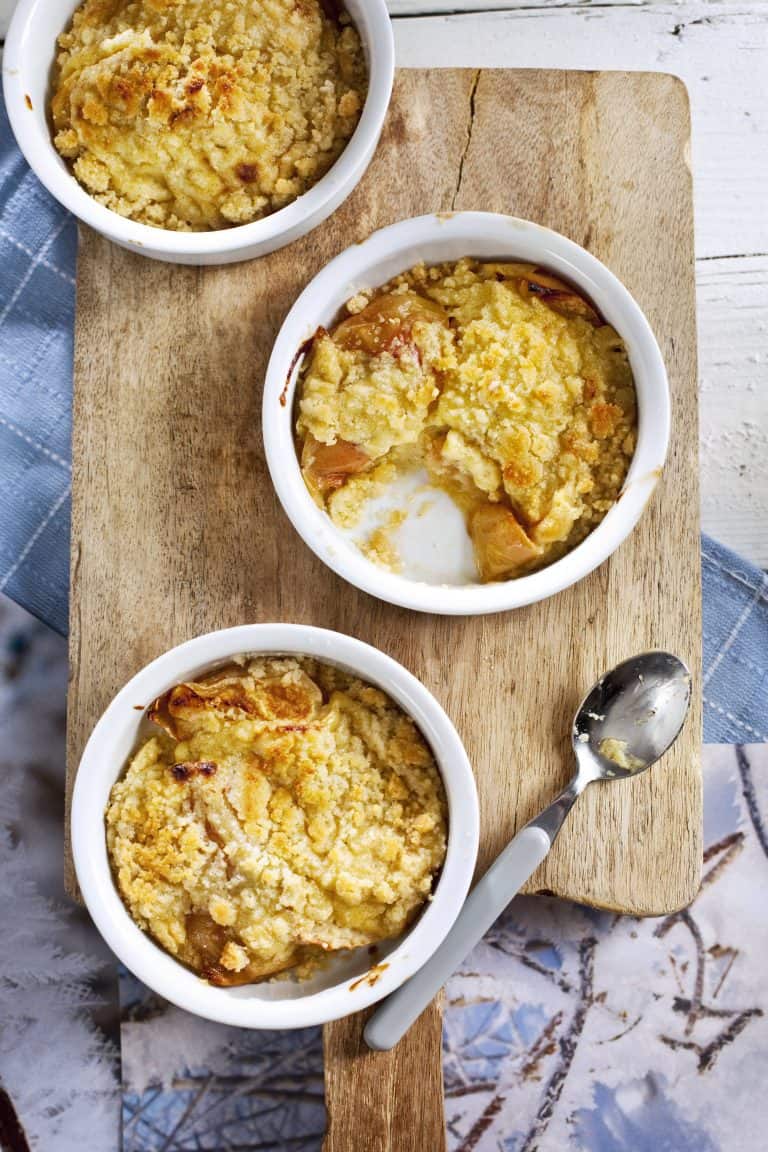 Appelcrumble met kaneelcustard