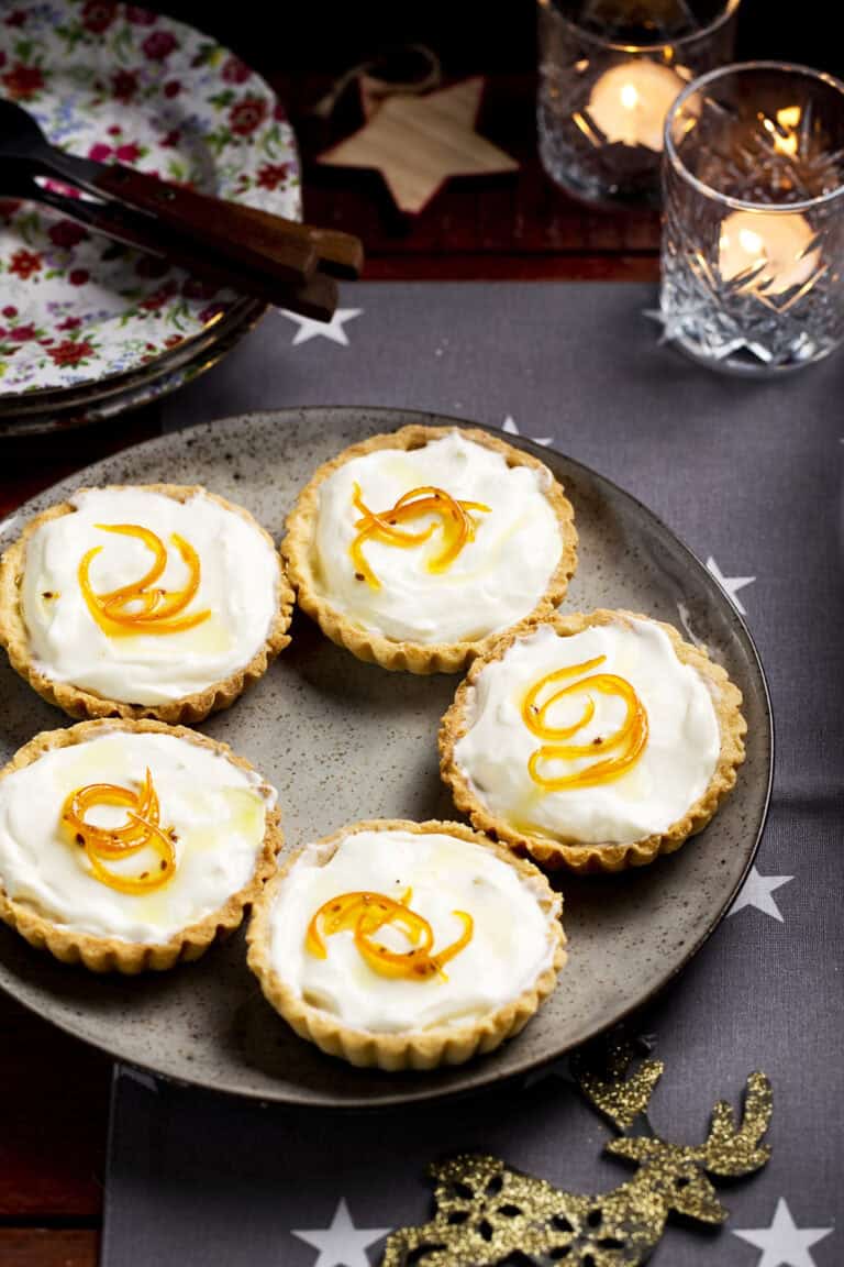 Tartelette met yoghurtmousse en gekonfijte sinaasappel