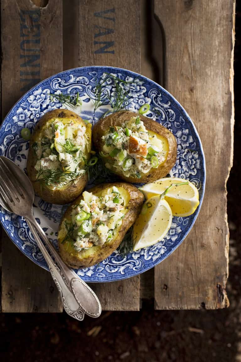 Gevulde aardappel met gerookte forel