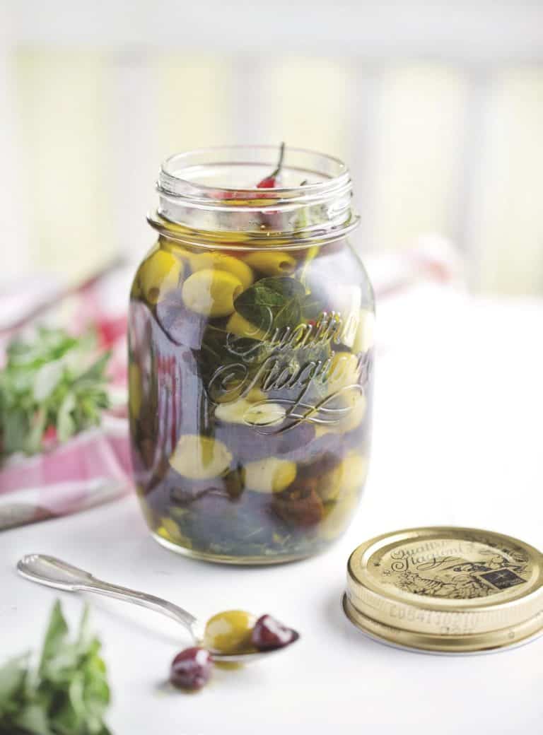 Gemarineerde olijven met oregano