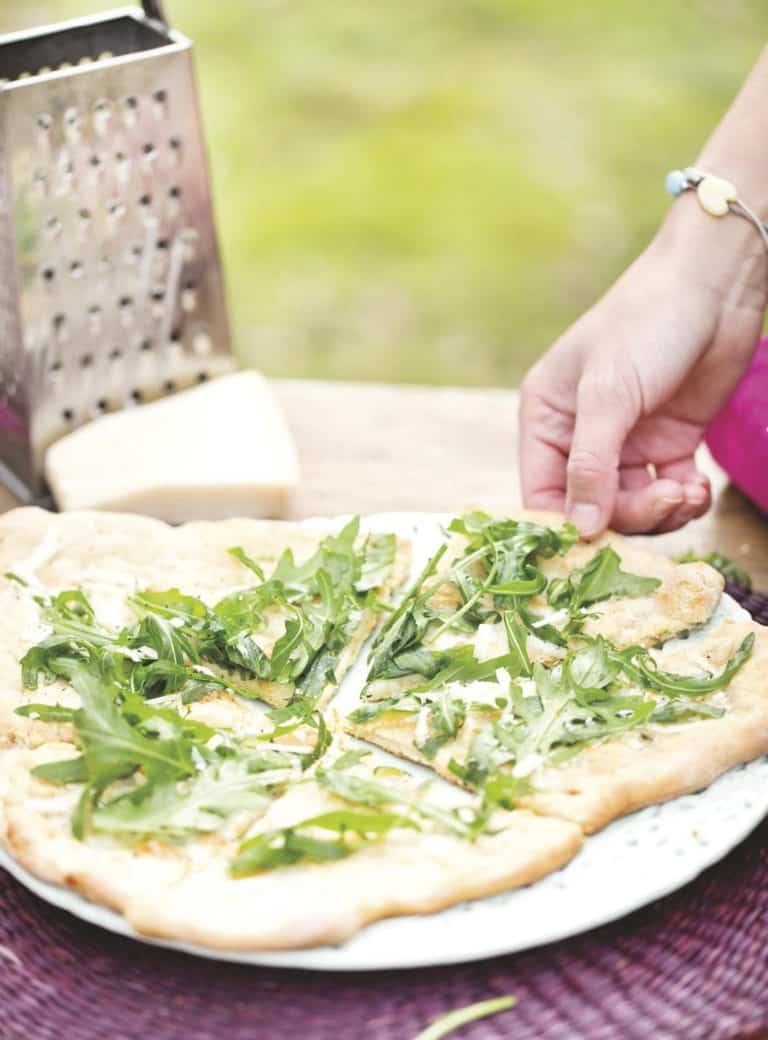 Witte pizza van de Big Green Egg