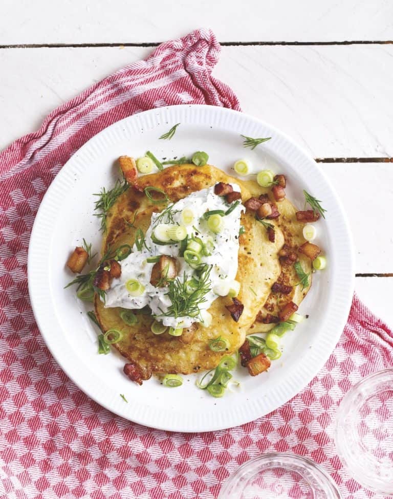Aardappelpannenkoekjes met kruidenhangop