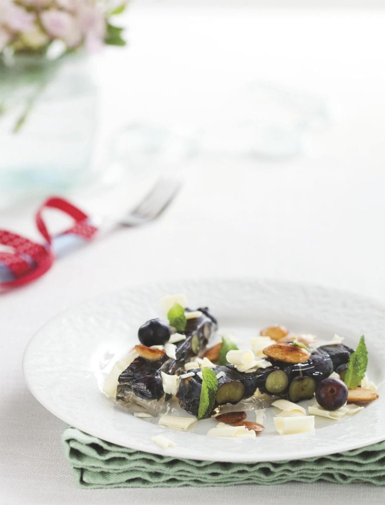 Bessen-cavagelei met witte chocolade
