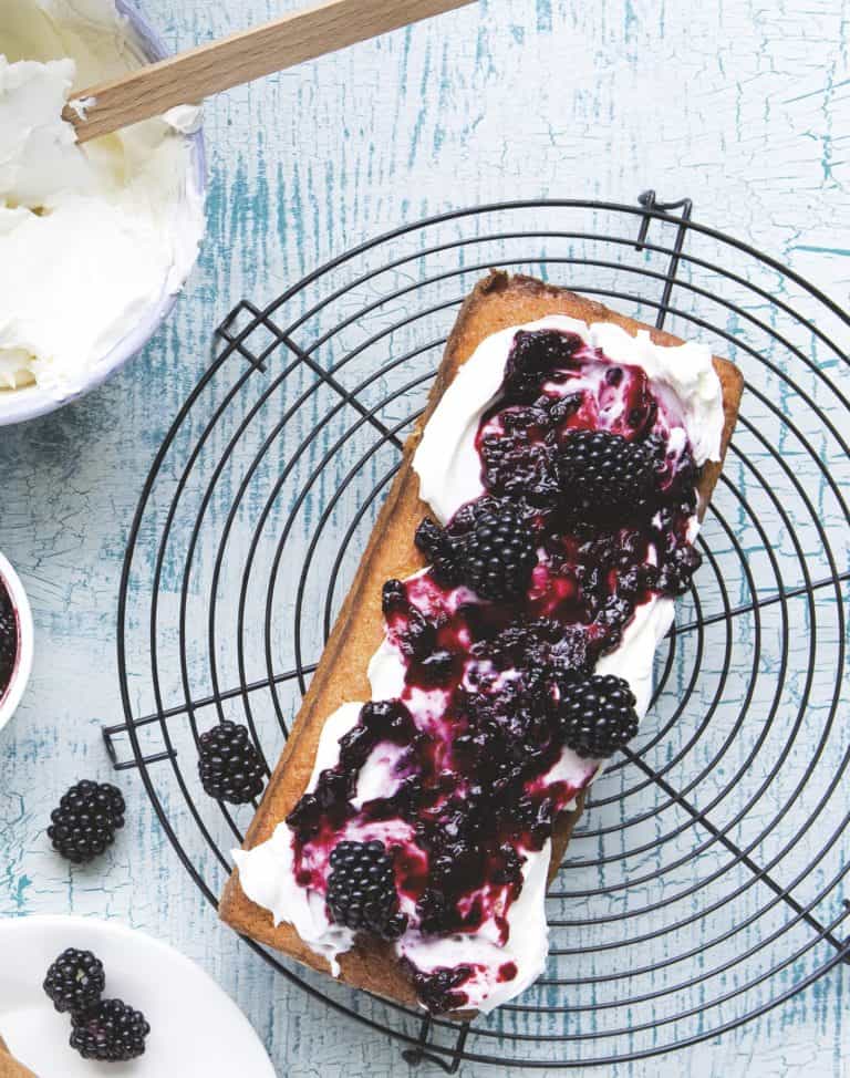 Citroencake met bramengelei en mascarpone