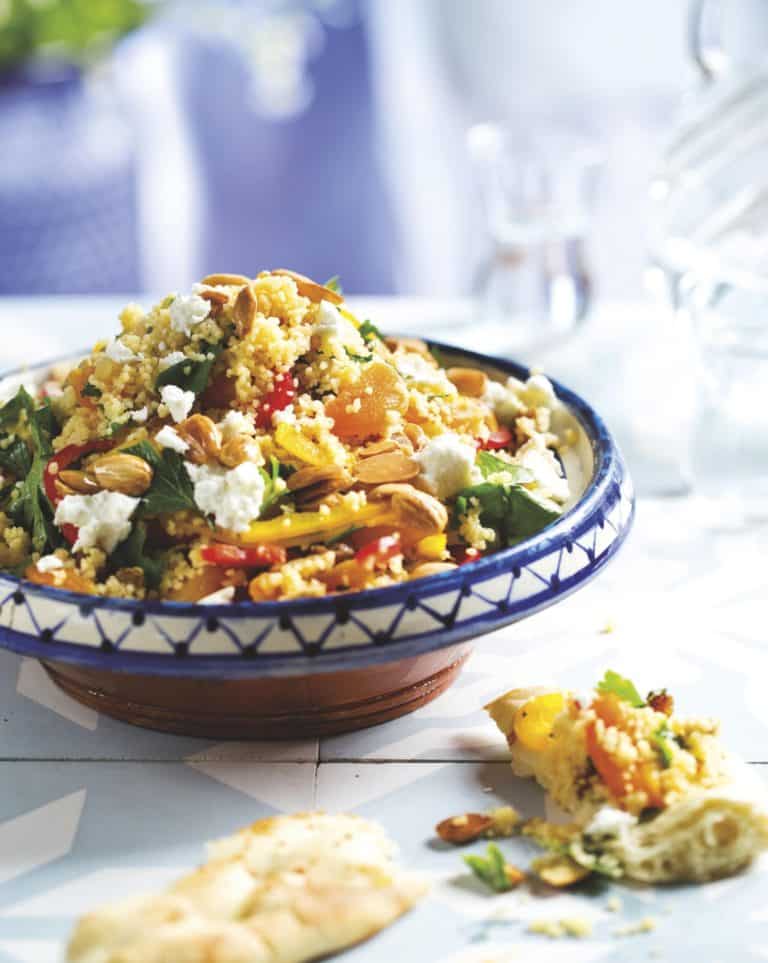Couscous salade met feta, abrikozen en peterselie