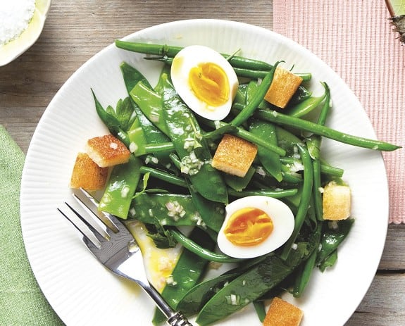 thumbnail voor Groene peulvruchten met knoflookcroutons en ei