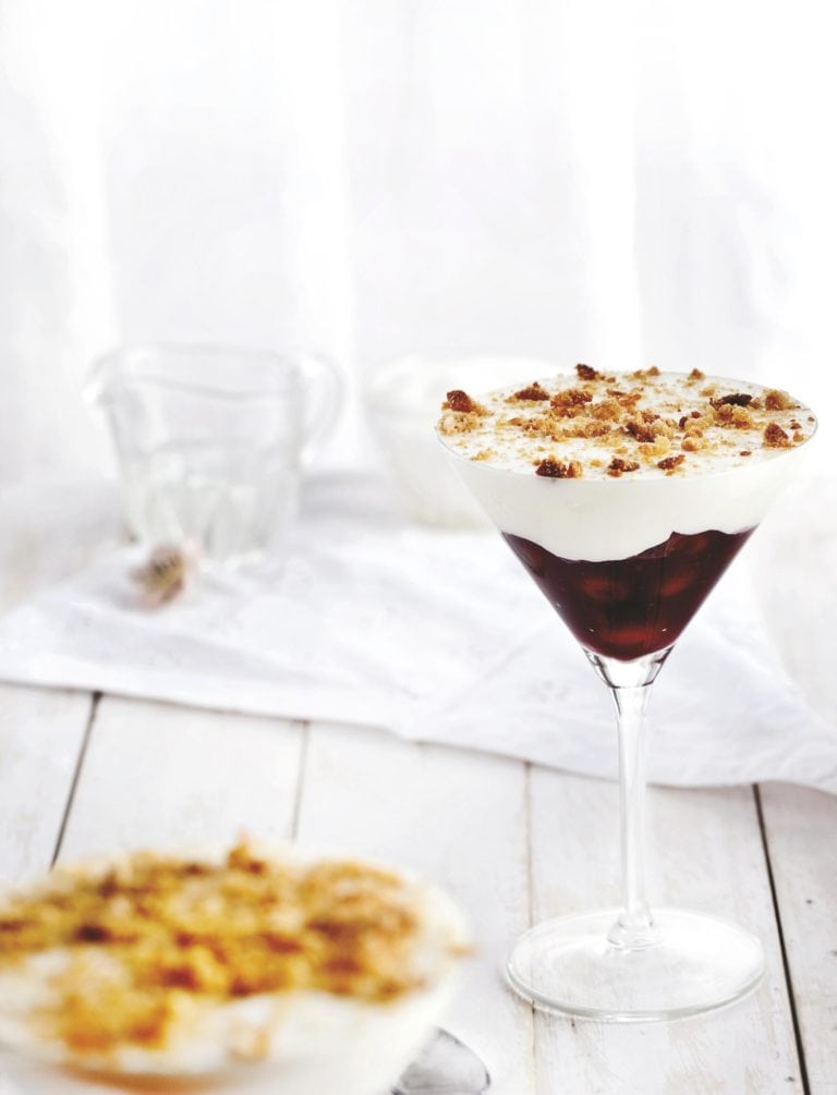 Trifle met kersen, port en suikerbrood