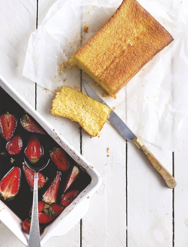 Polentacake met aardbeien