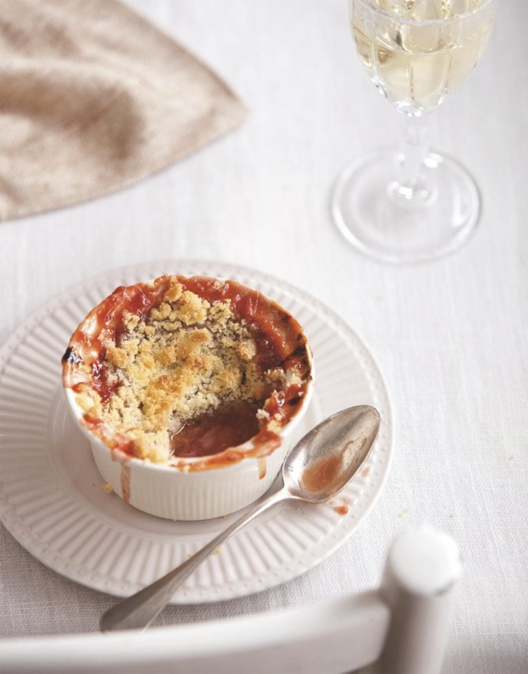 Rabarbercrumble met steranijs