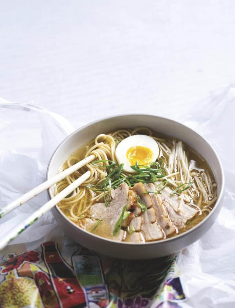 Ramen met enoki en ei