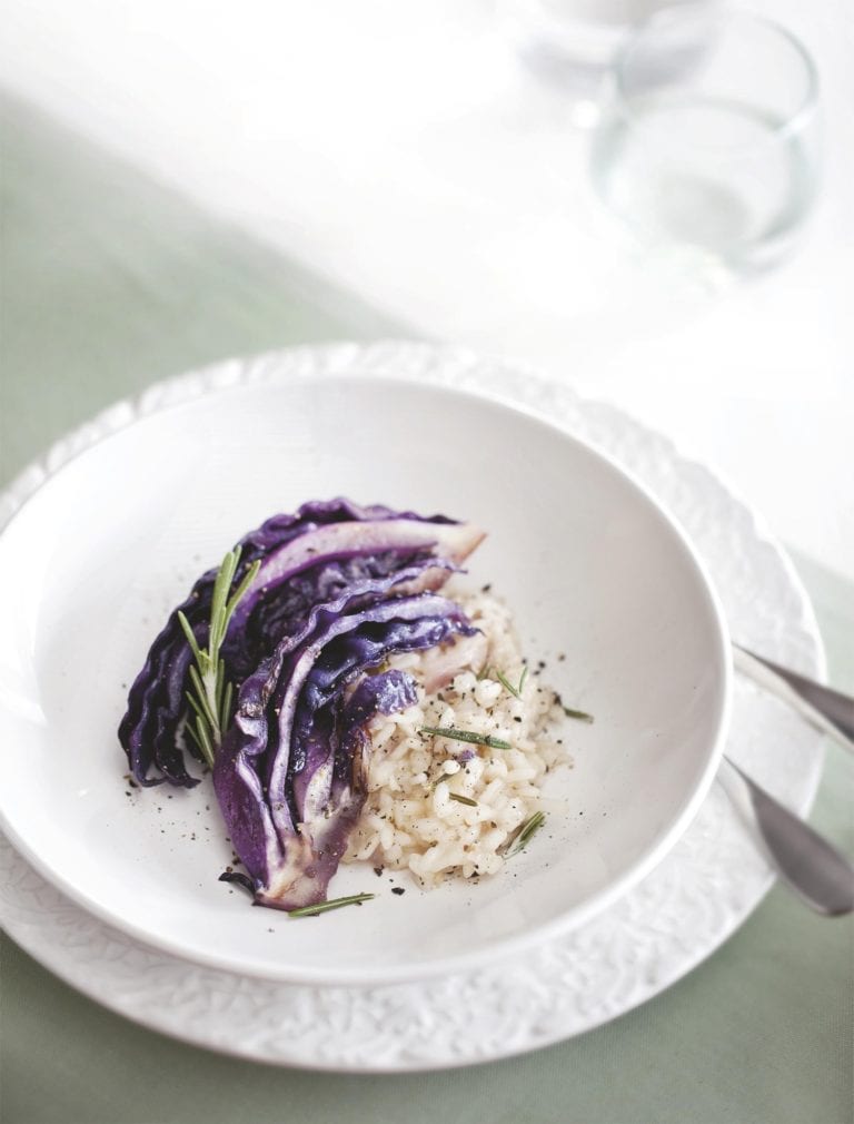 Gesmoorde rodekool met risotto