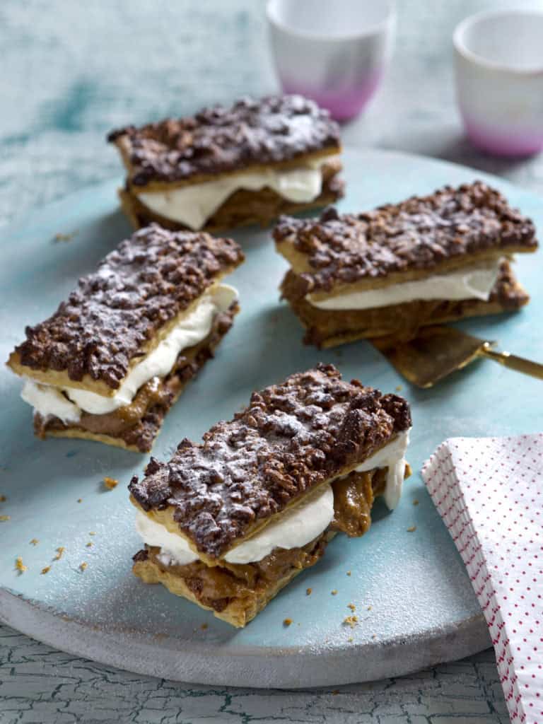 Sticky toffee gebakjes met pecannoten