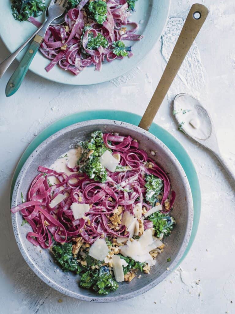 Rodebiettagliatelle met kalettes en room
