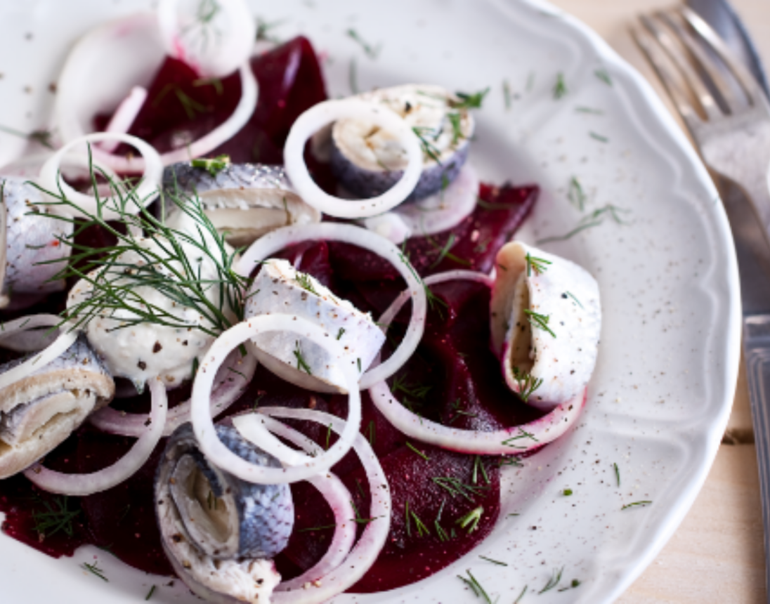 Bietensalade Met Zure Haring Foodies Magazine bietensalade-met-zure-haring-foodies-magazine