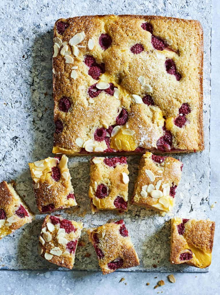 Frambozen custardcake