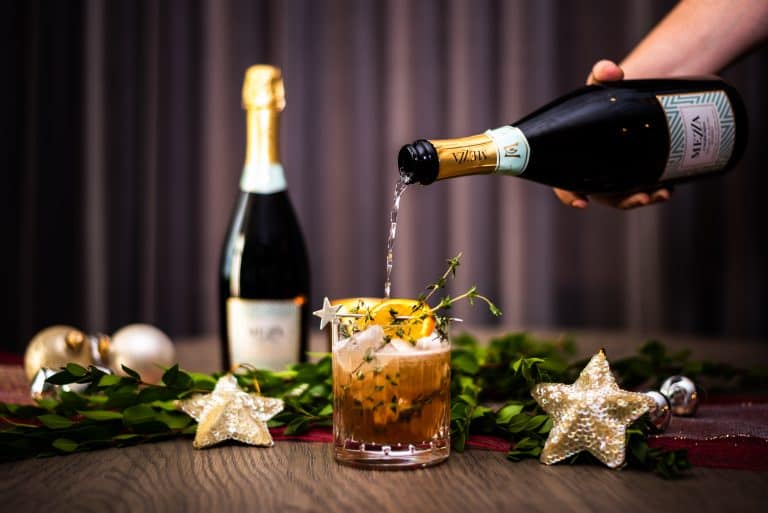 Feestelijke tijm cocktail met Mezza di Mezzacorona