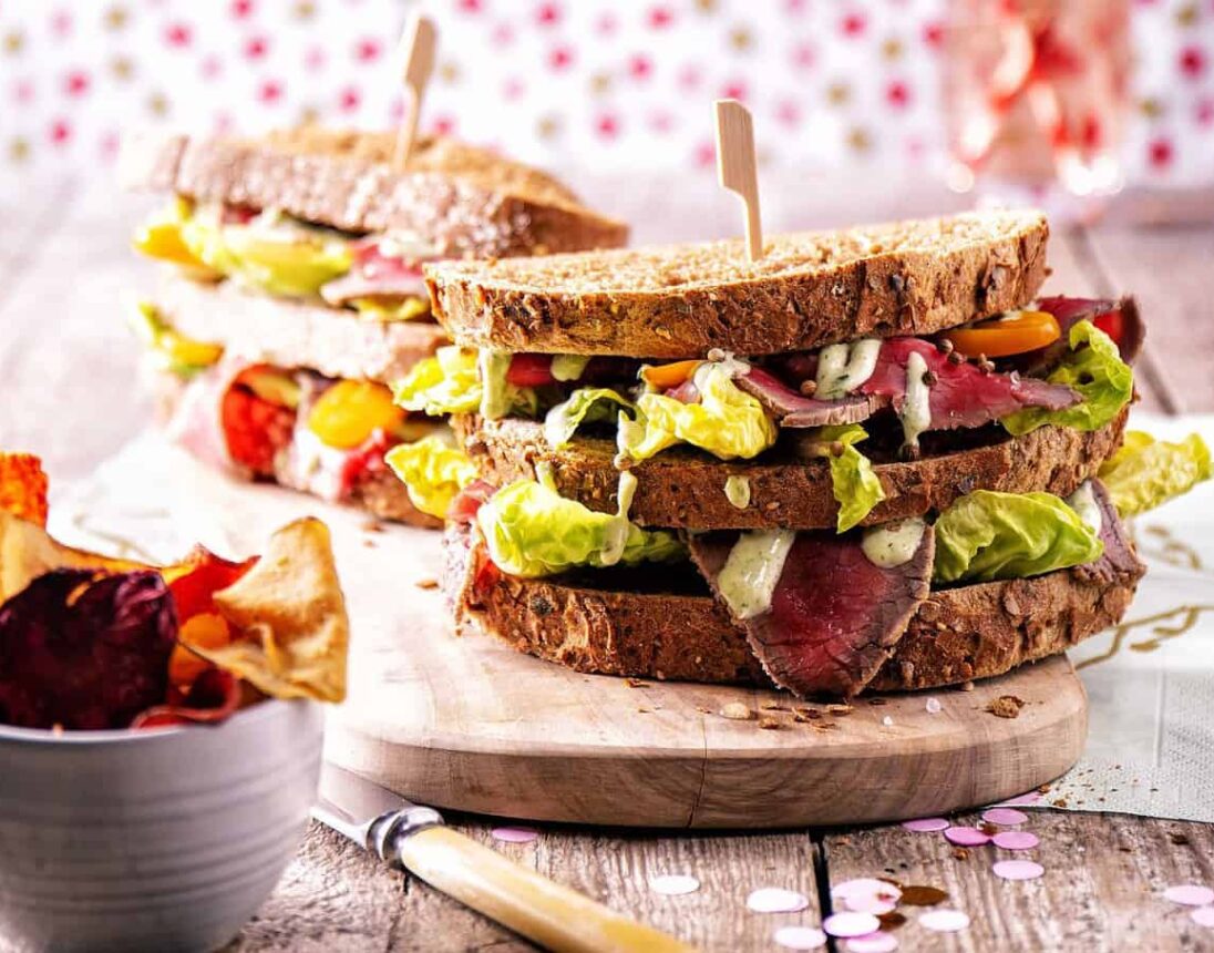 Clubsandwich met pastrami uit When Harry met Sally foodies