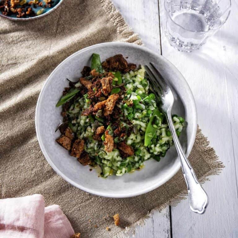Risotto met peulvruchten en krokant broodkruim
