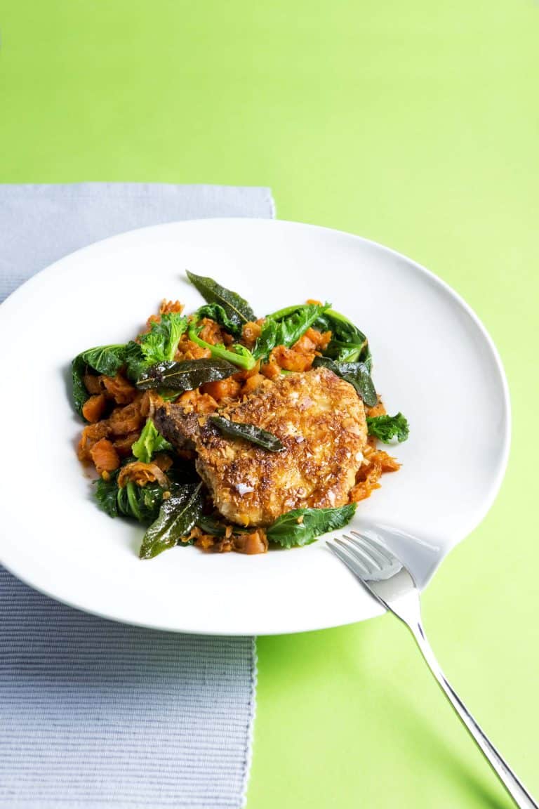 Broccoletti-wortelstamppot met kalfskotelet en salie