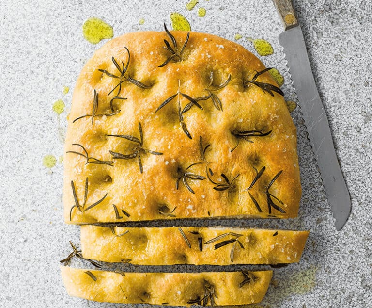 Olijfolie focaccia met rozemarijn
