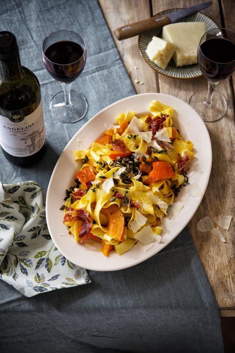 Pappardelle met geroosterde pompoen, pancetta en pompoenpitten