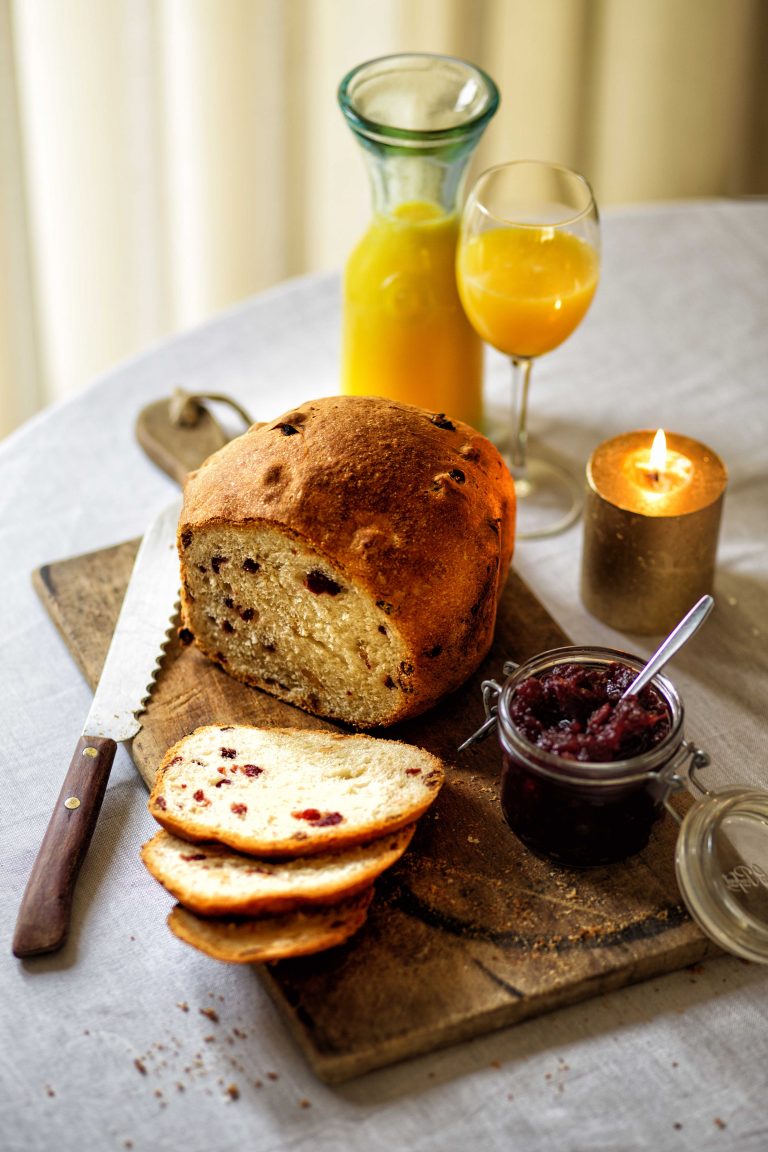 Warm kerstbrood met de Croustina broodbakmachine