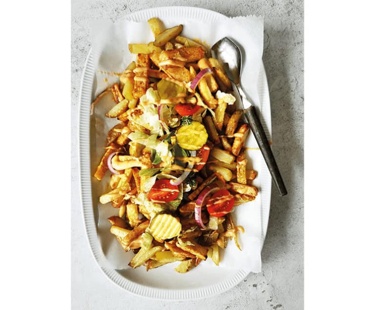 Vegetarische kapsalon met knolselderijshoarma en big mac saus