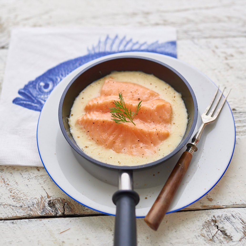 Zalm in witte wijnsaus in gourmetpannetje