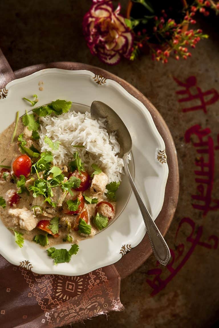 Viscurry met kokos, tomaat en kerrieblad