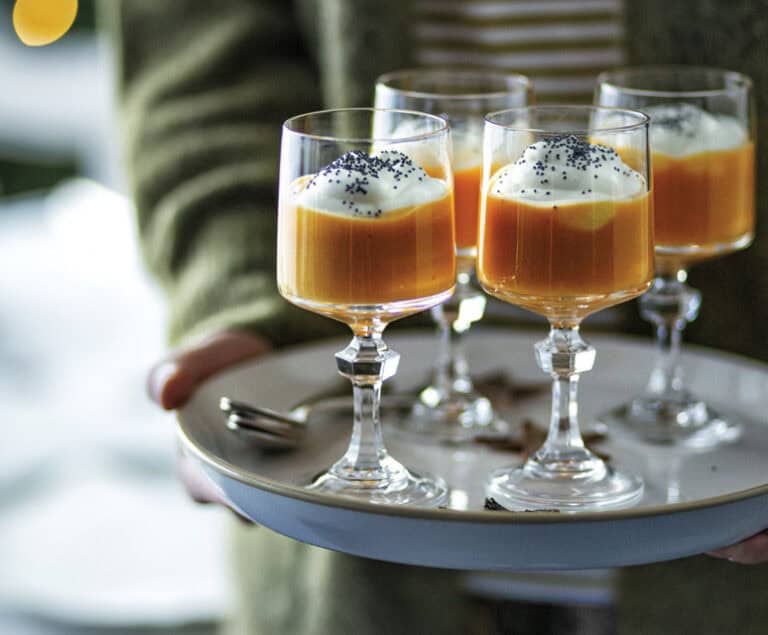 Pompoensoep met room en speculaaskruiden