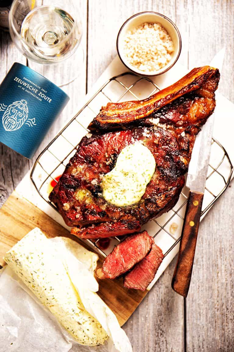 Côte de boeuf met gerookt Zeeuws zout en dragonboter