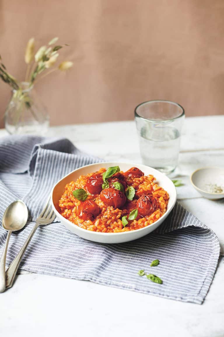 Vegan risotto met geroosterde cherrytomaten