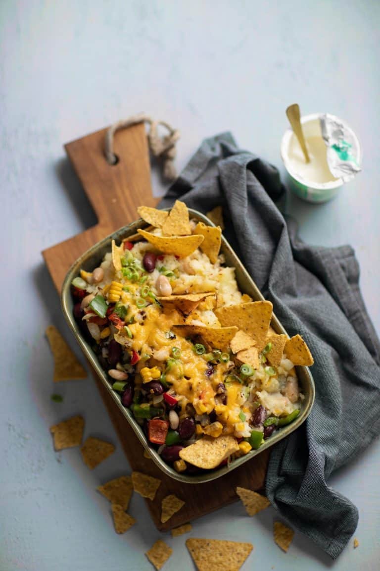 Mexicaanse stamppot met bonen, cheddar en tortillachips