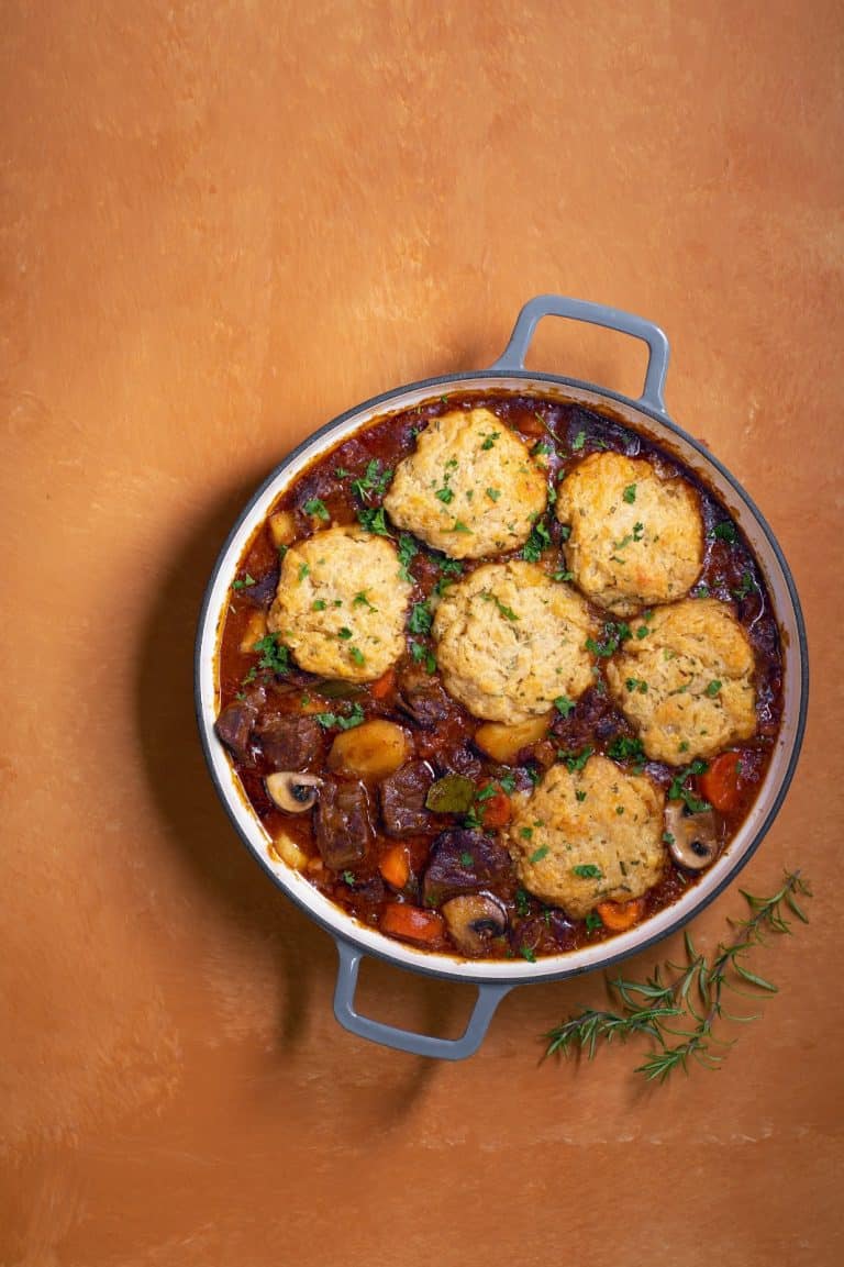 Runderstoof met paddenstoelen en cobbler