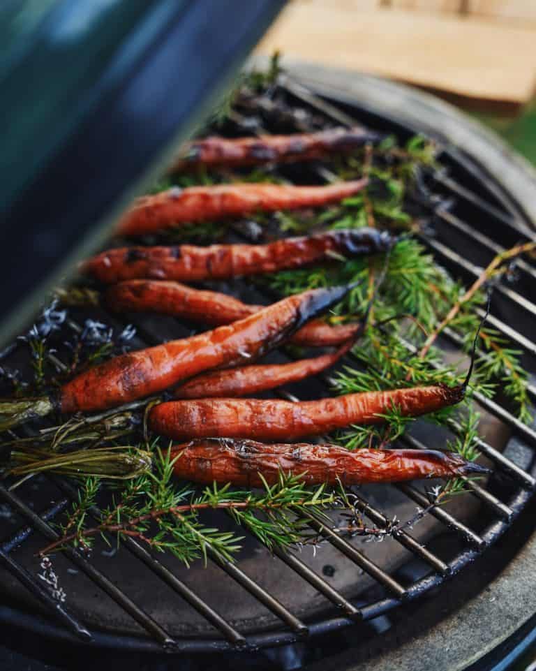 Gerookte bospeen met saffraanmayonaise en kaantjes