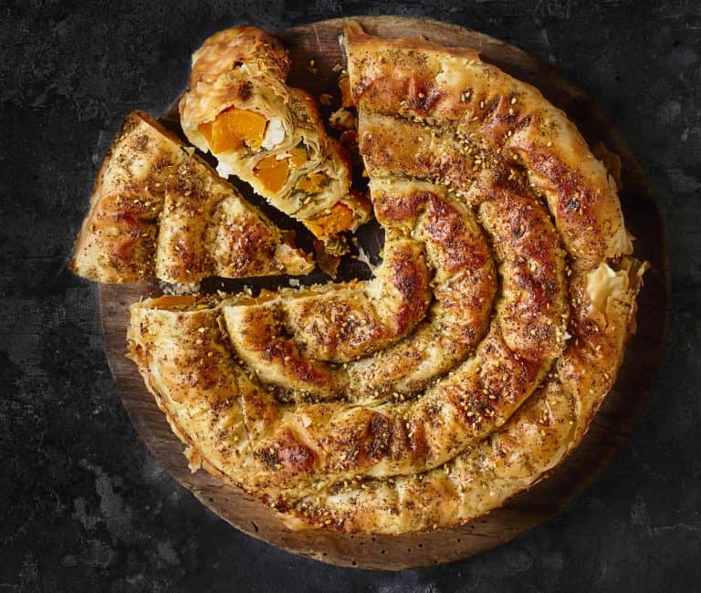 Börek met geroosterde pompoen, feta en snijbiet