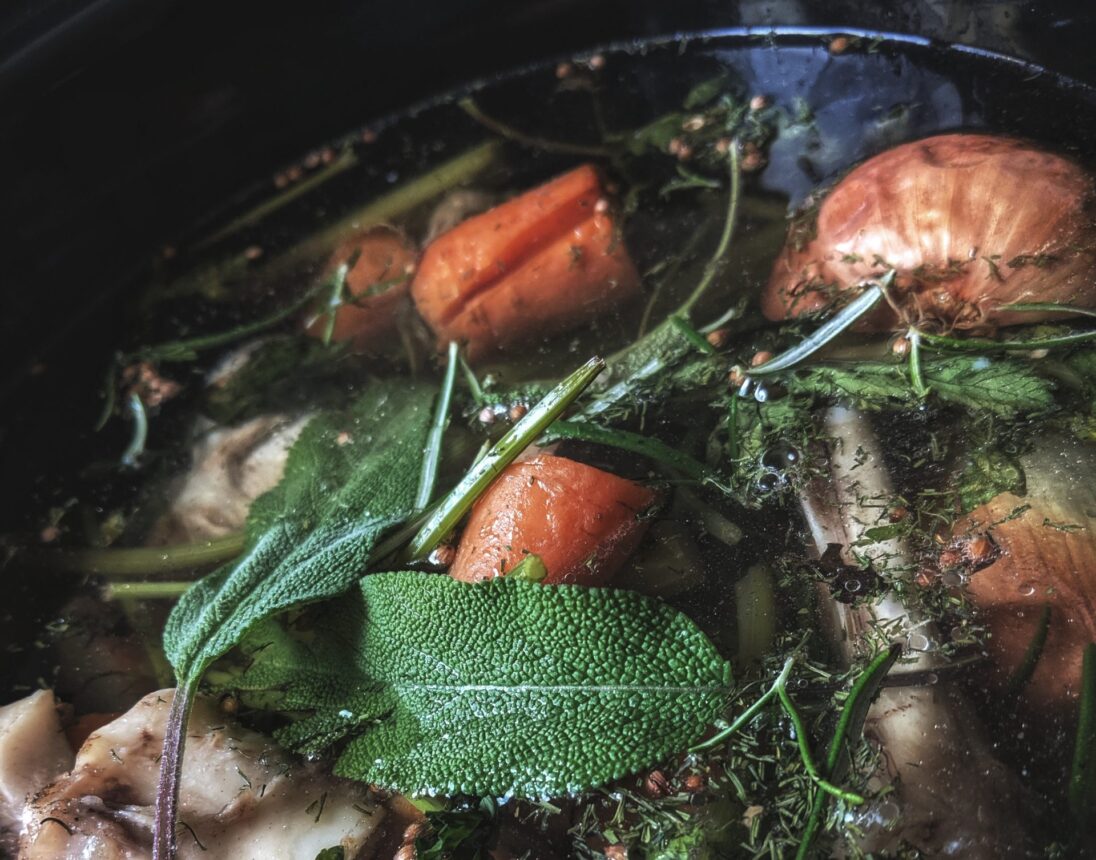 Zelf kippenbouillon maken zo doe je dat Foodies