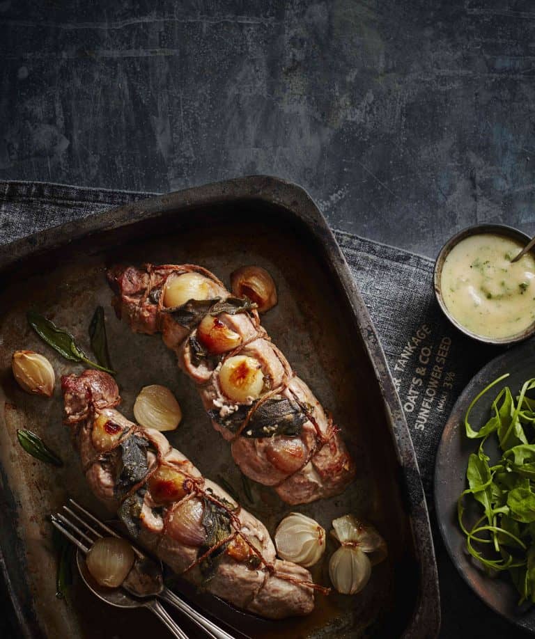 Varkensfilet met gekaramelliseerde sjalotten