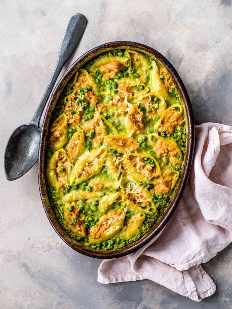 Pastaschelpen met krab en doperwten