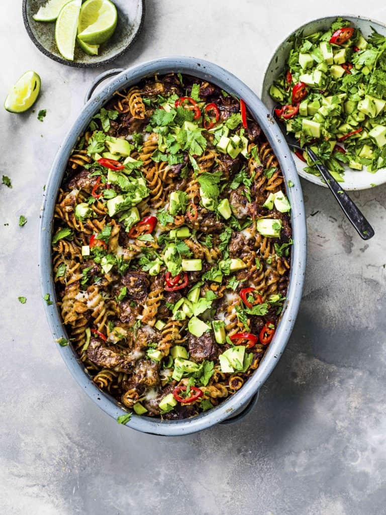 Mexicaanse pastaschotel met gestoofd rundvlees