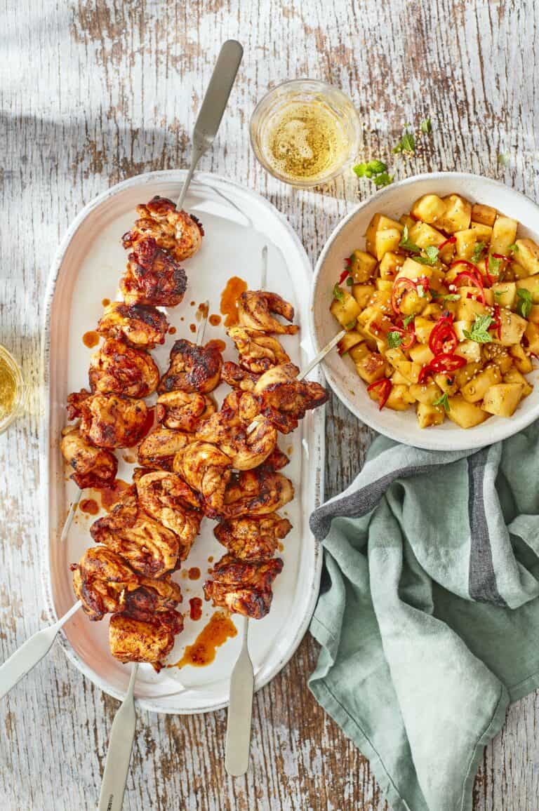 Pittige kipkebab met gegrilde ananas