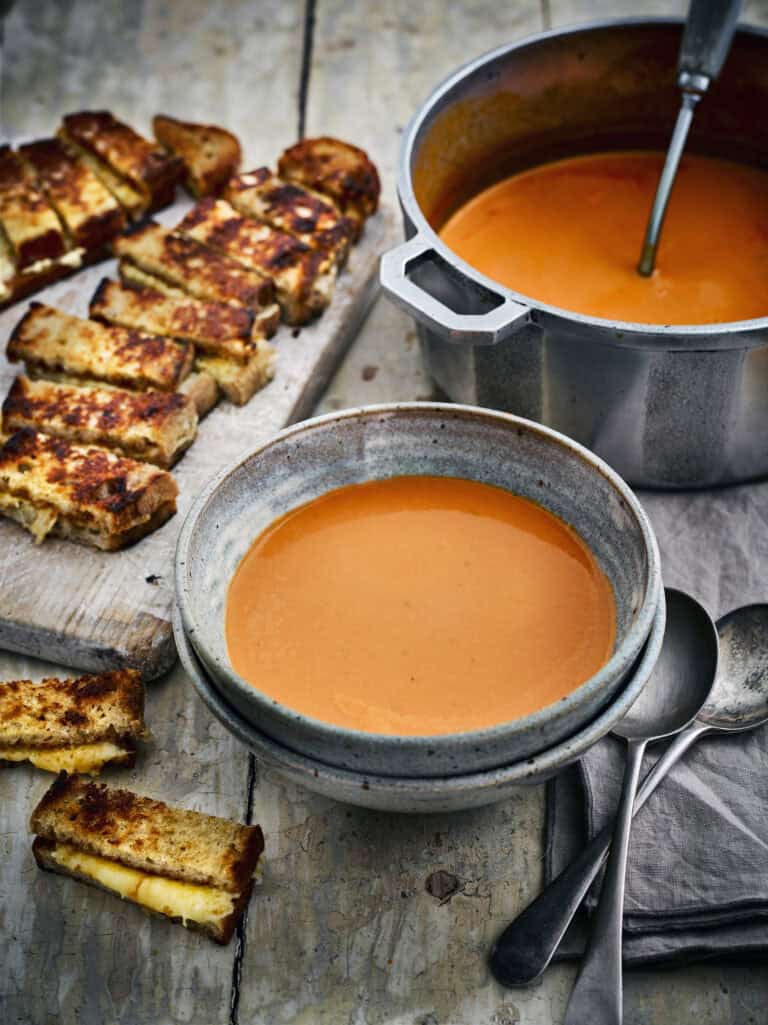 Romige tomatensoep (met tostirepen)