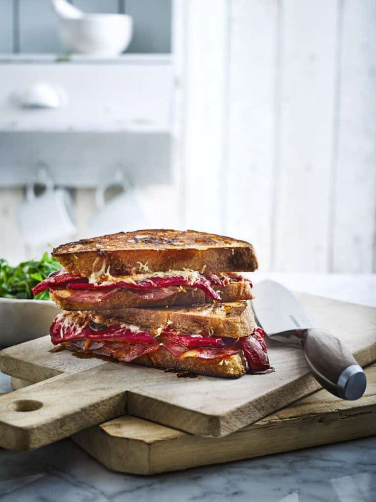 Spaanse tosti met chorizo, paprika en manchego