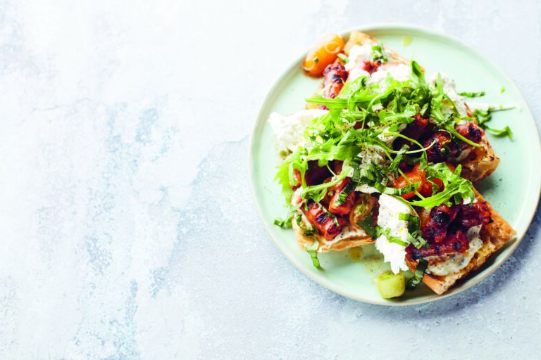 Bruschetta met worst en burrata