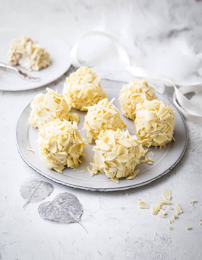 Meringue-slagroomtruffels met Baileys en witte chocolade