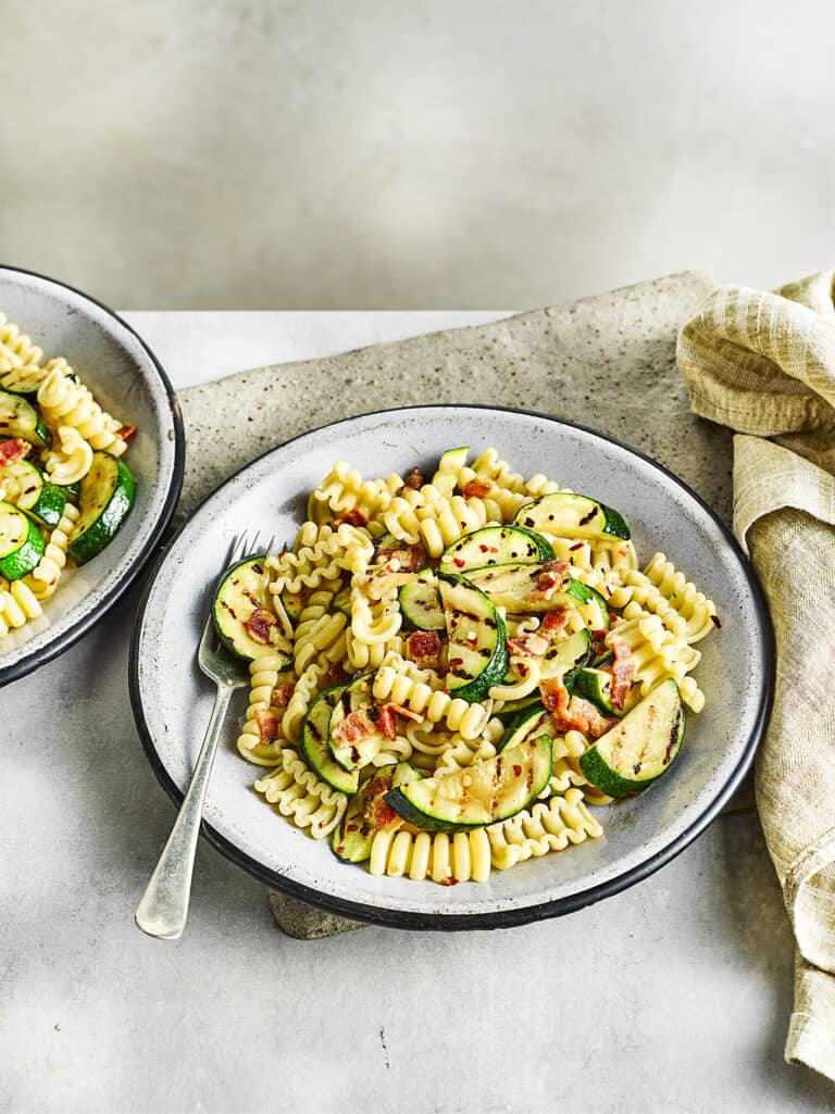 Pasta met gegrilde courgette en bacon